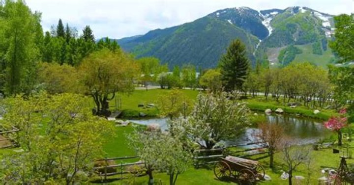 Reclusive French Entertainer Claudine Longet Seeks $60 Million For Aspen Estate (That's Actually A $20 Million Discount)