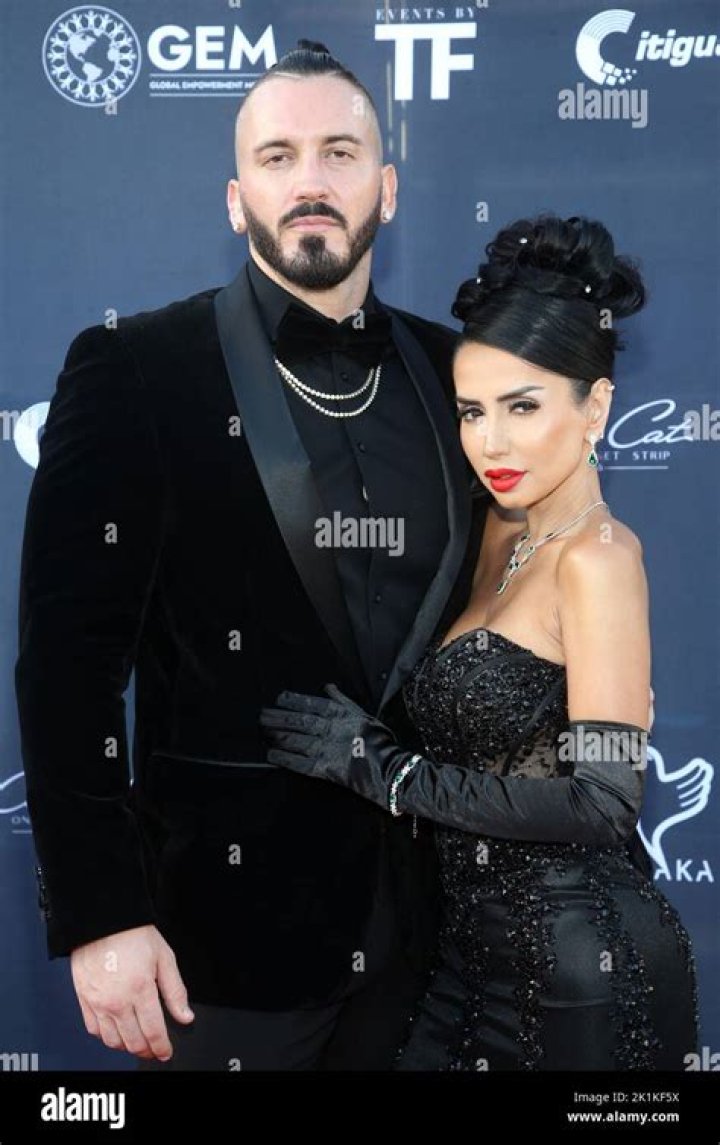 Shakur Sozahdah – Celeb Secrets